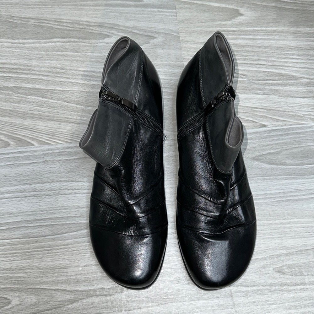 Women's Black Leather Ankle Booties with Side Zip